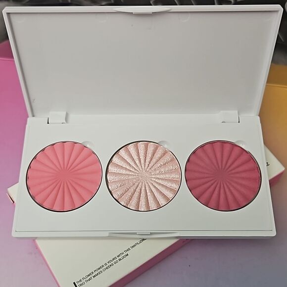 OFRA COSMETICS Blossom Blush Midi Palette NEW - Picture 2 of 8